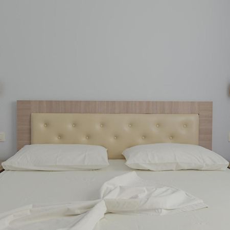Dana Hotel Apartments Sarande Exterior photo
