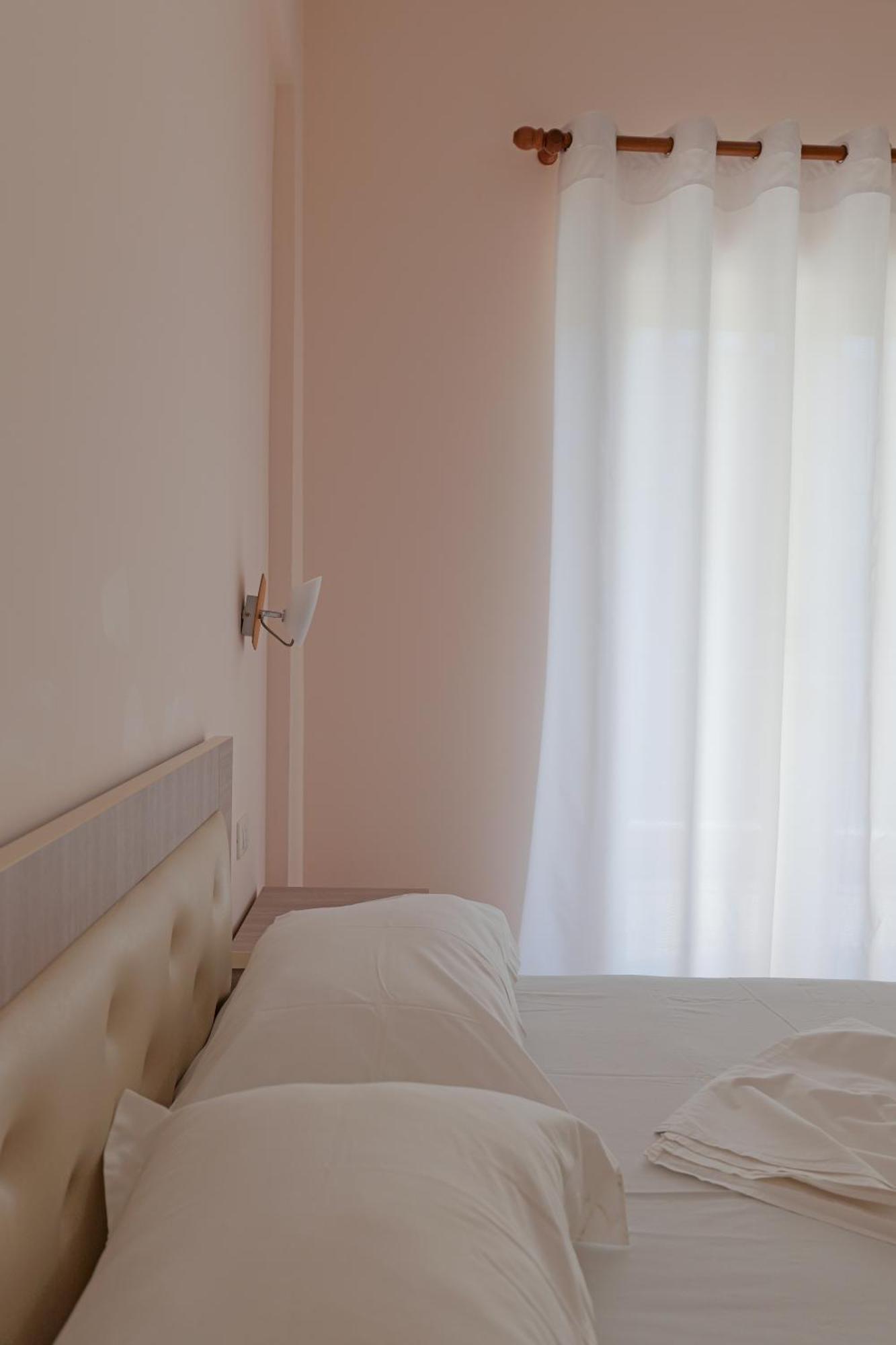 Dana Hotel Apartments Sarande Exterior photo